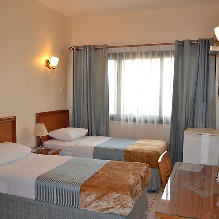 Tara Hotel Llc Dubai Ruang foto