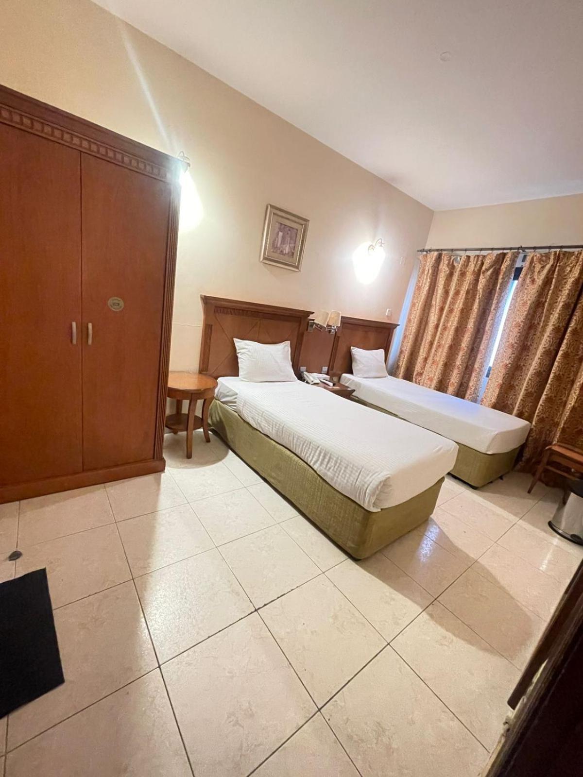 Tara Hotel Llc Dubai Bagian luar foto