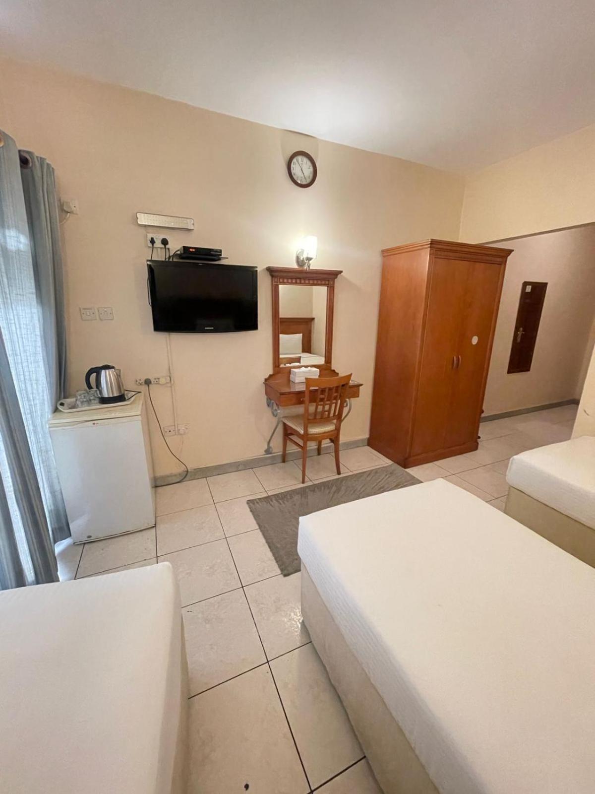Tara Hotel Llc Dubai Bagian luar foto